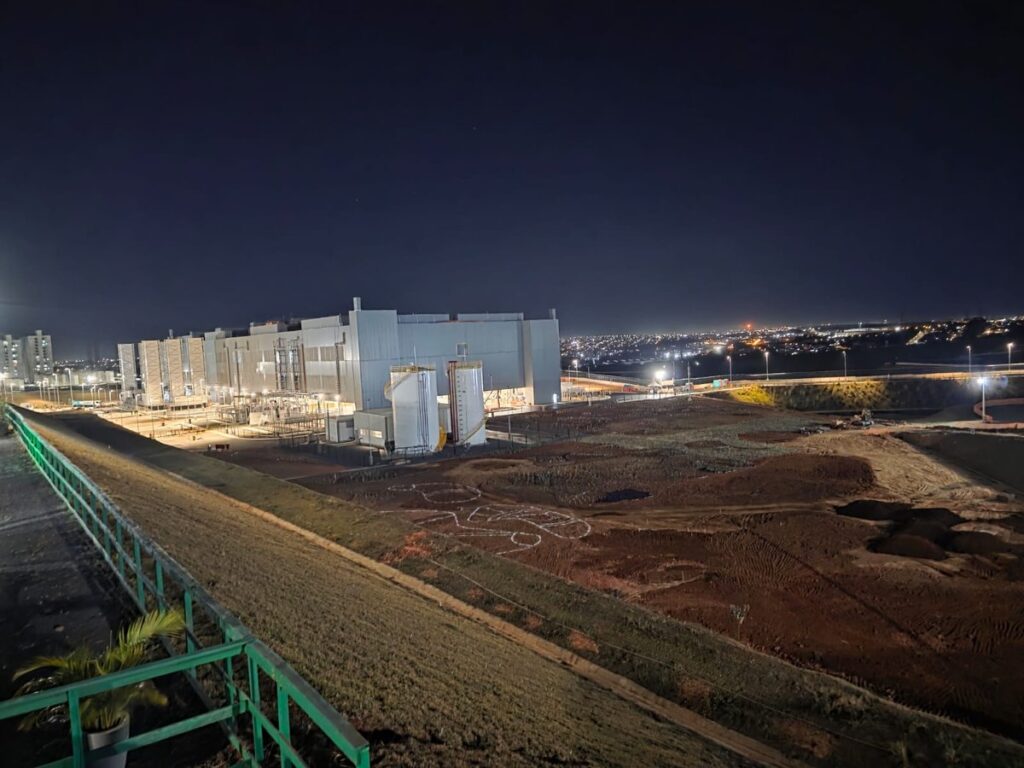 Data Center Microsoft – vista noturna